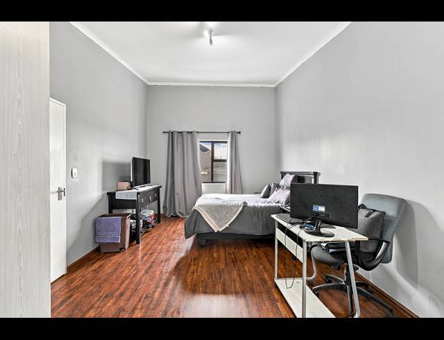 2 BEDROOM APARTMENT FOR SALE IN BARBEQUE DOWNS